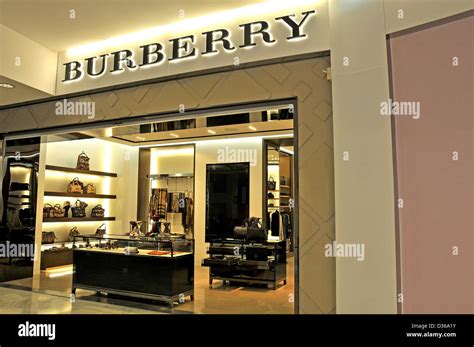 burberry bouitques online